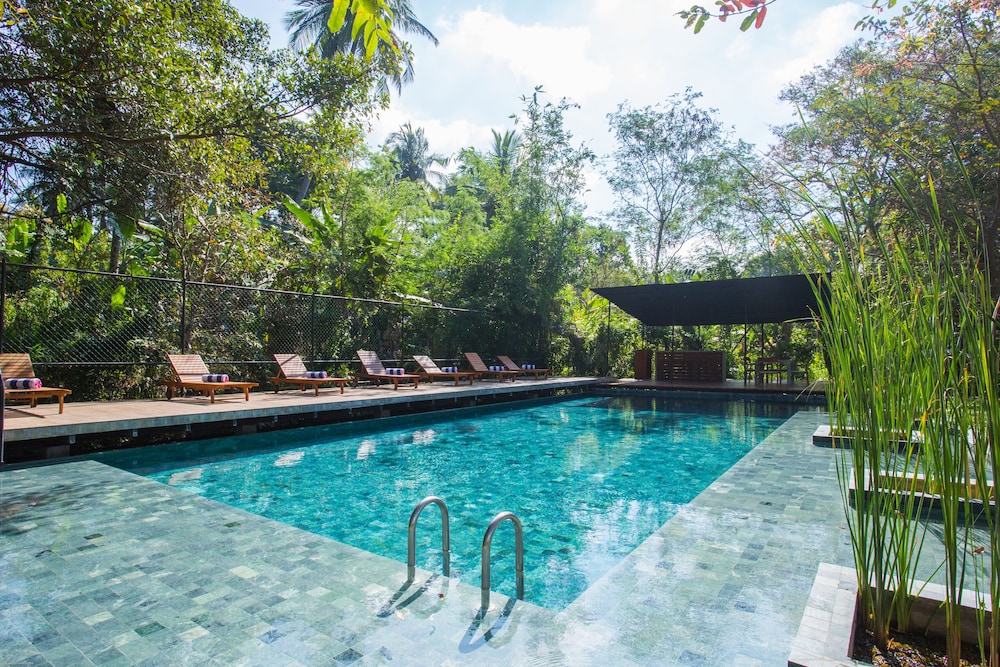 Kalundewa Retreat 58/65