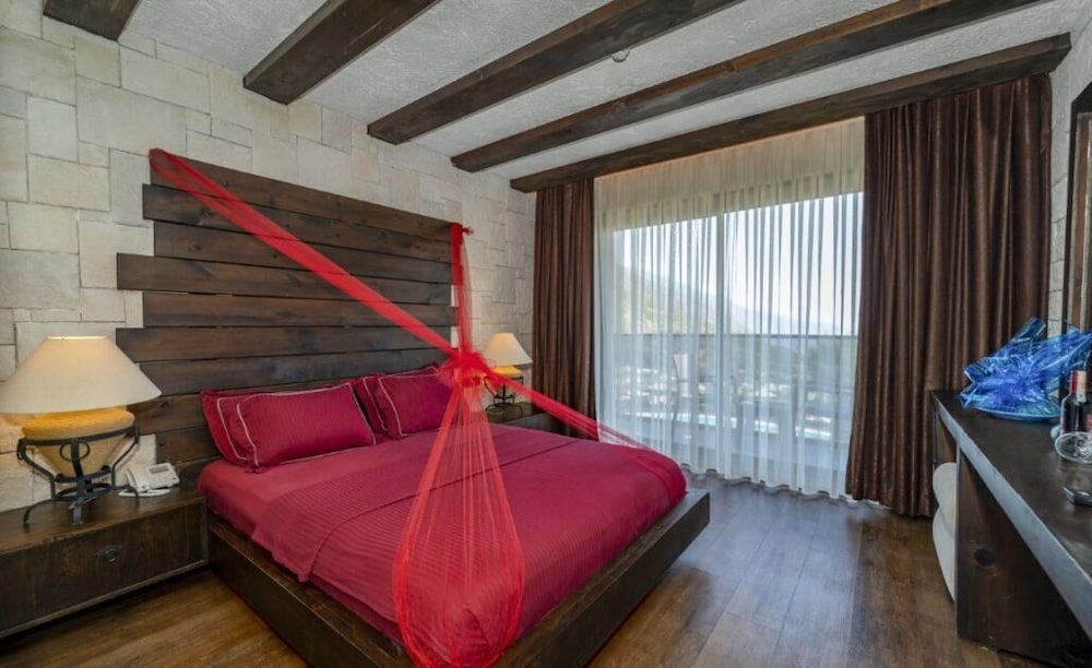 Manaspark Deluxe Hotel 14/50