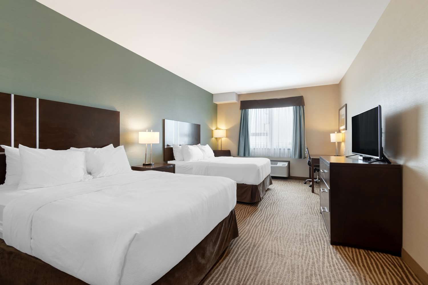 Best Western Plus Moosomin Hotel 7/19
