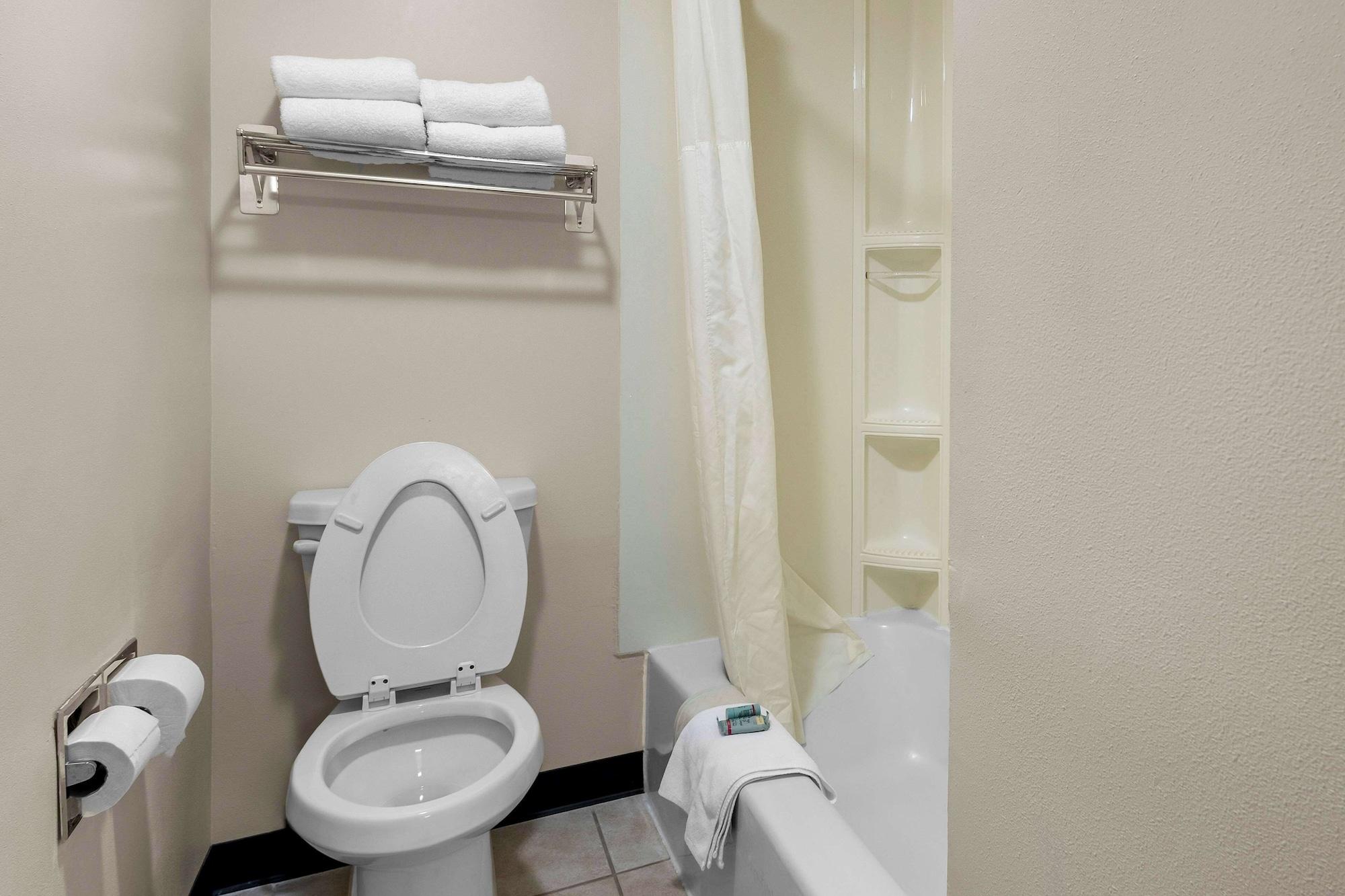 Suite, Multiple Beds, Ground Floor، Best Western Lee's Motor Inn 6/6