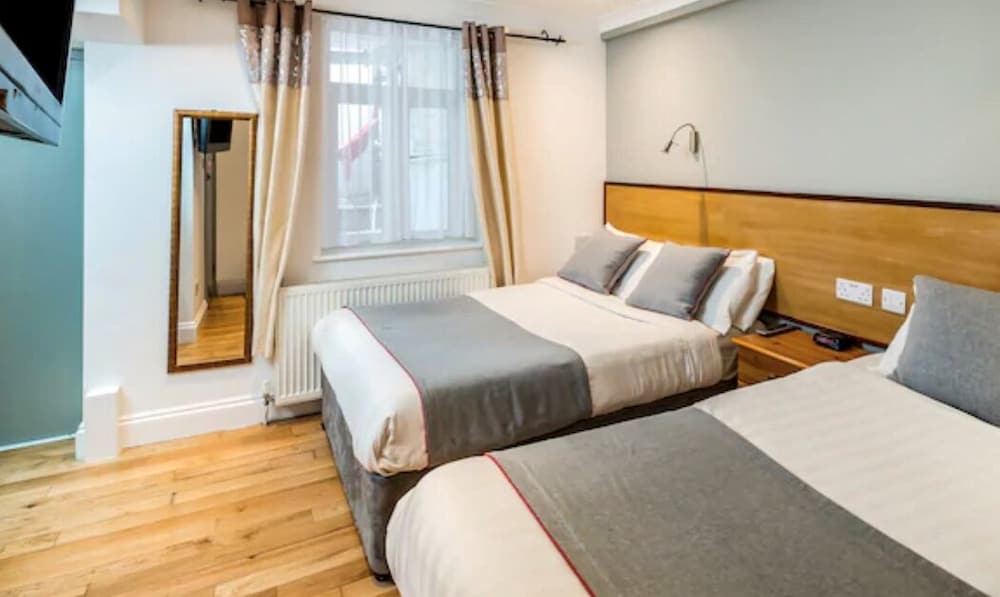 SUPERIOR, QUADRUPLE, 2 DOUBLE BEDS