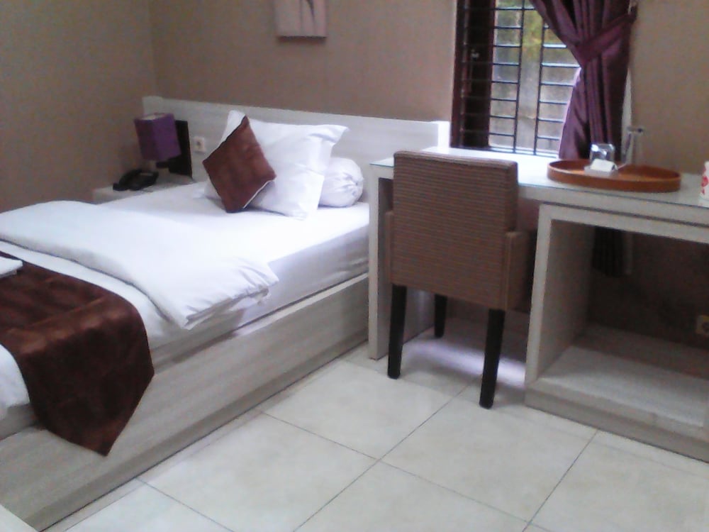 Griya Nendra Hotel 18/50
