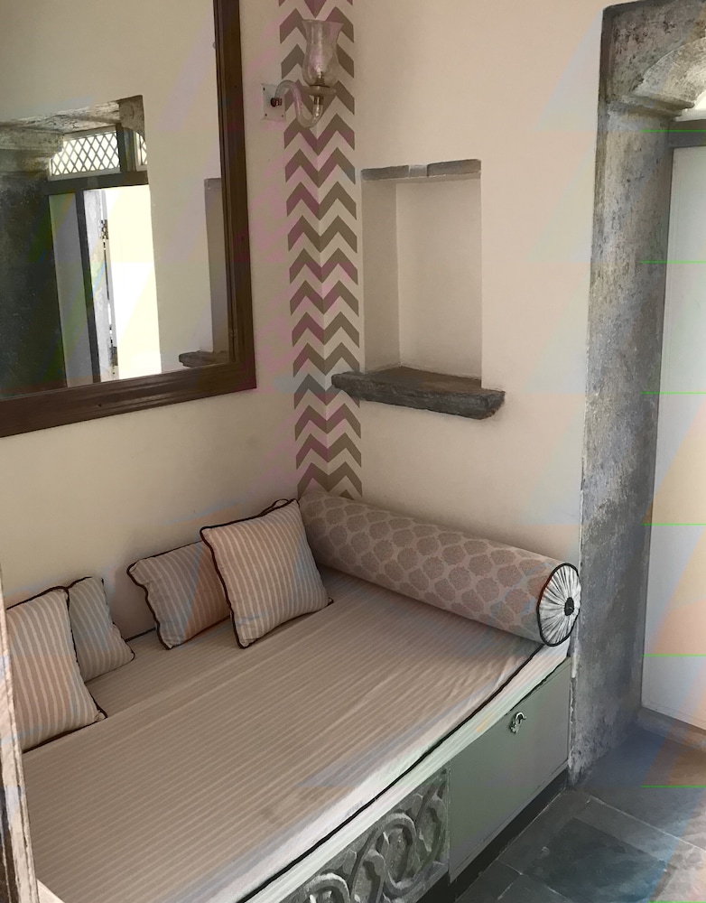 HOTEL RANGNIWAS PALACE 36/52