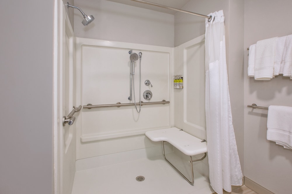 Holiday Inn Express And Suites Wooster 19/47