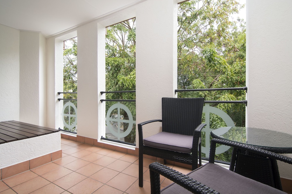 Regal Port Douglas 38/56