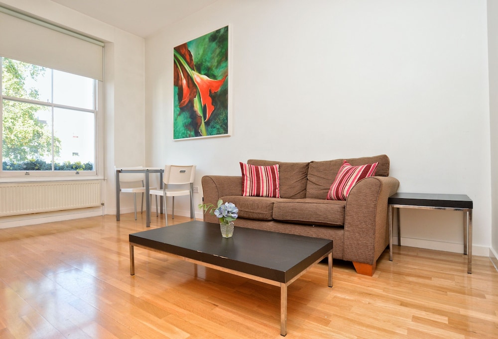 Princes Square Serviced Apartments 27/50