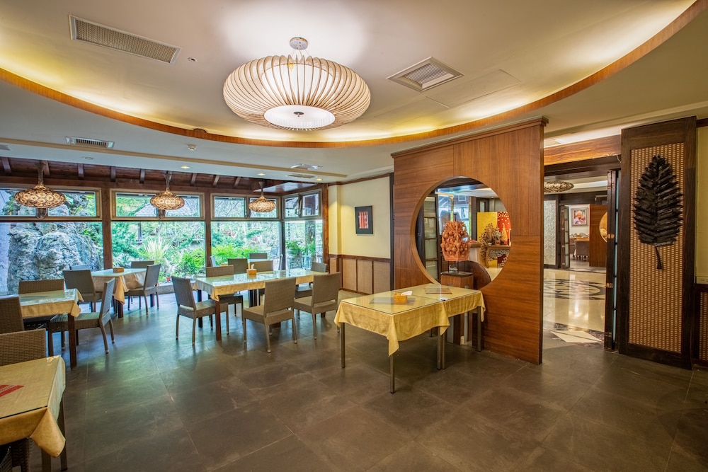 Sunrise Hot Spring Hotel 36/50