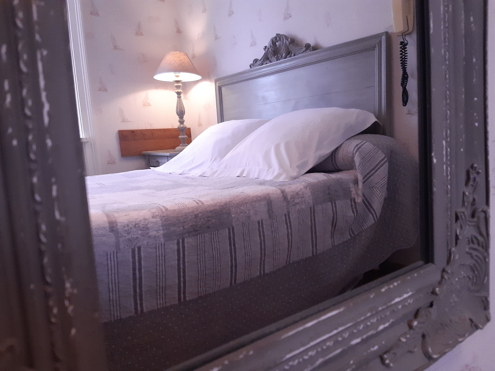 Room, Single, Single Bed, Street Side View