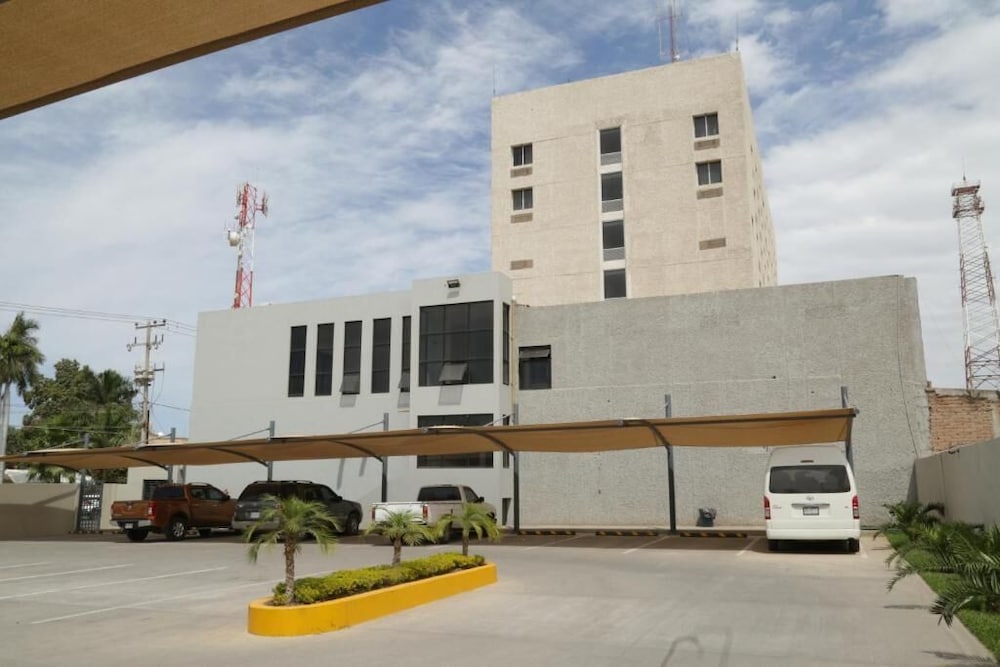 Hotel El Sembrador 57/60