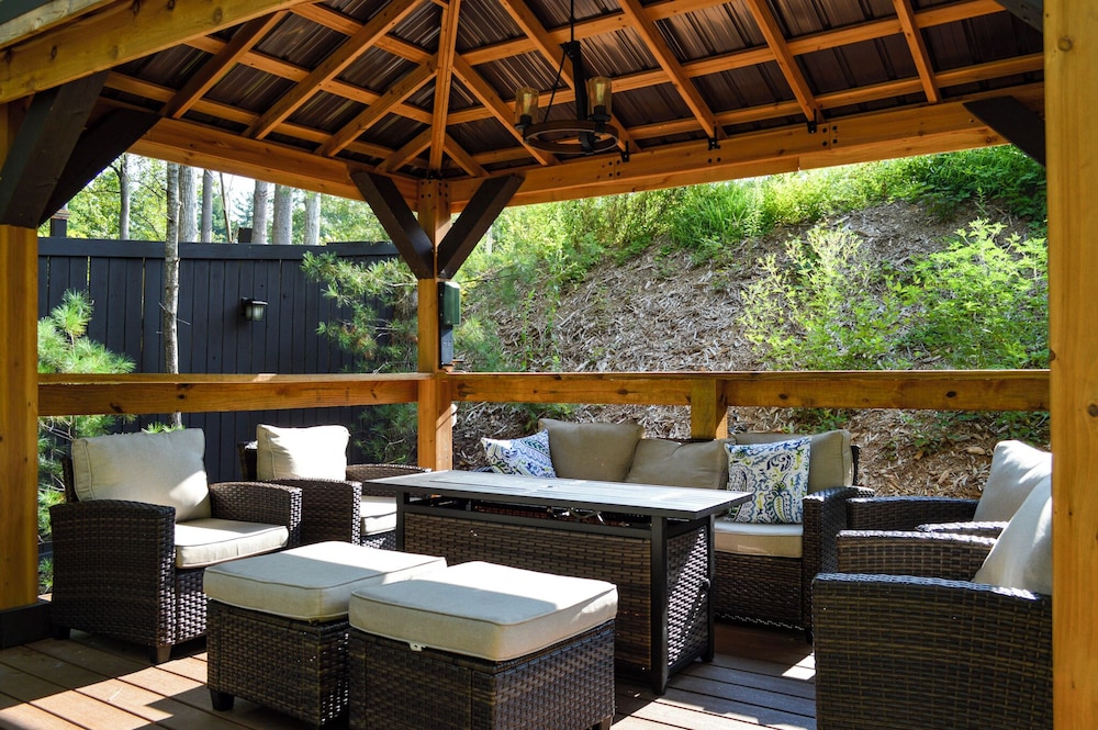 Lodge at Flat Rock 48/65