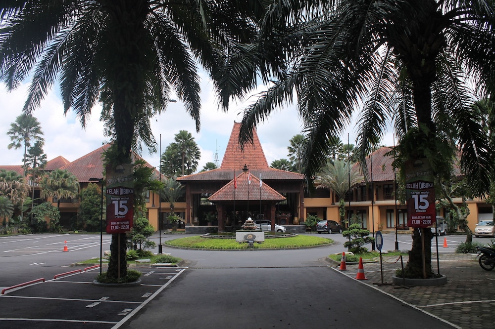Laras Asri Resort And Spa 51/66