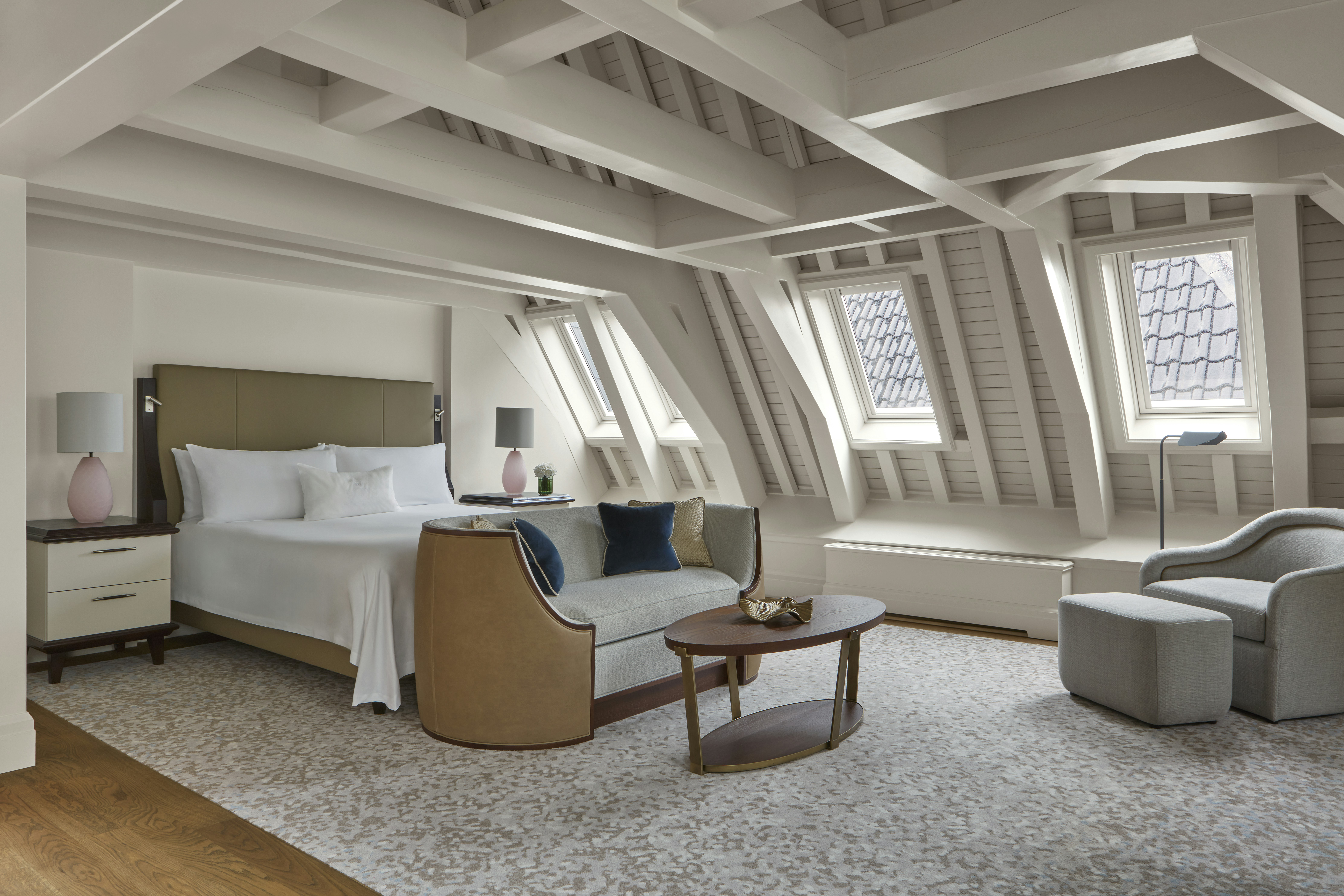 LOFT, PREMIER, KING BED