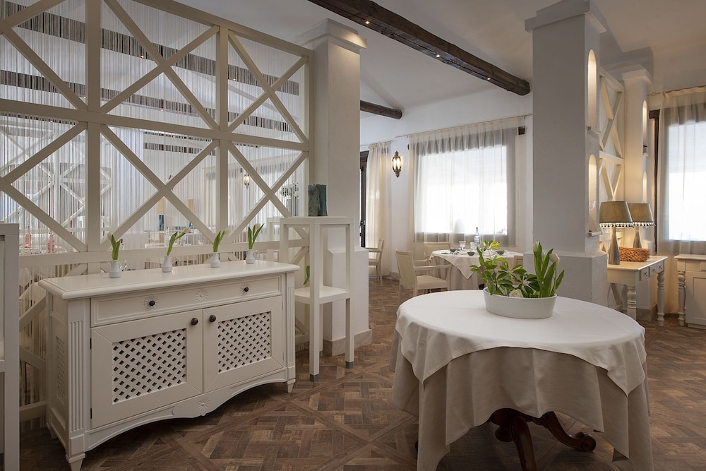 Villa Cavalieri Country Hotel 55/77