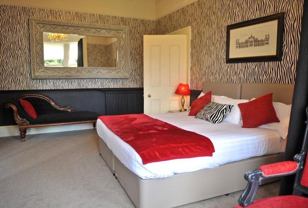 DELUXE, DOUBLE BED