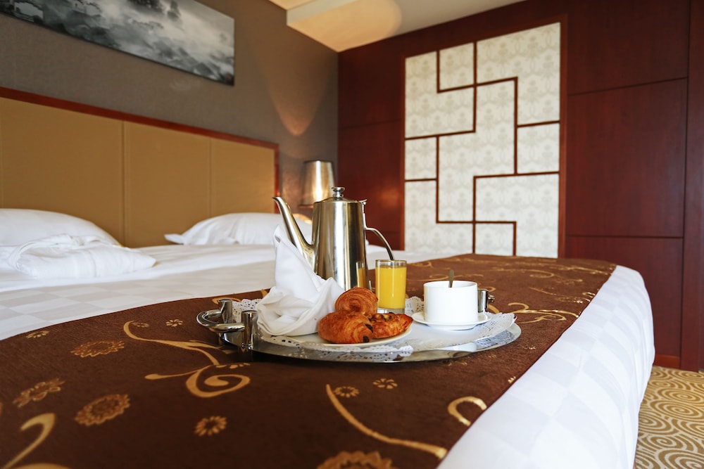 HUATIAN CHINAGORA HOTEL 50/63