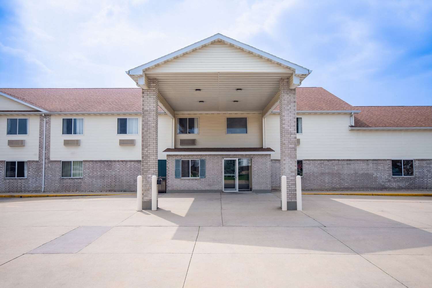 Days Inn by Wyndham Evansdale Waterloo 34/40