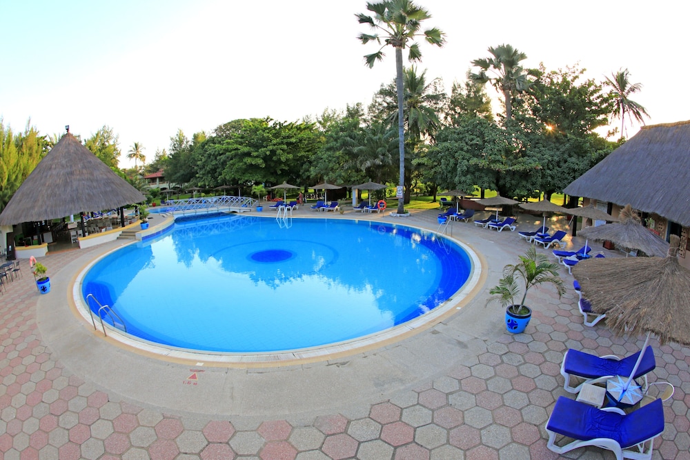 The Kairaba Beach Hotel 49/75