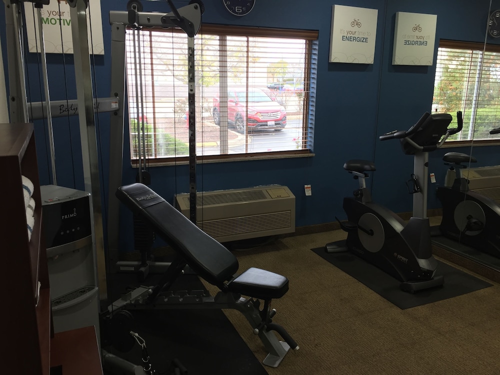 Comfort Inn Gurnee near Six Flags 23/35