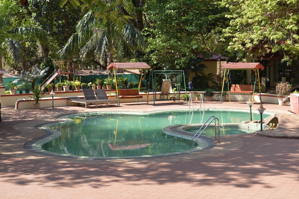 ADAMO THE RESORT 33/35
