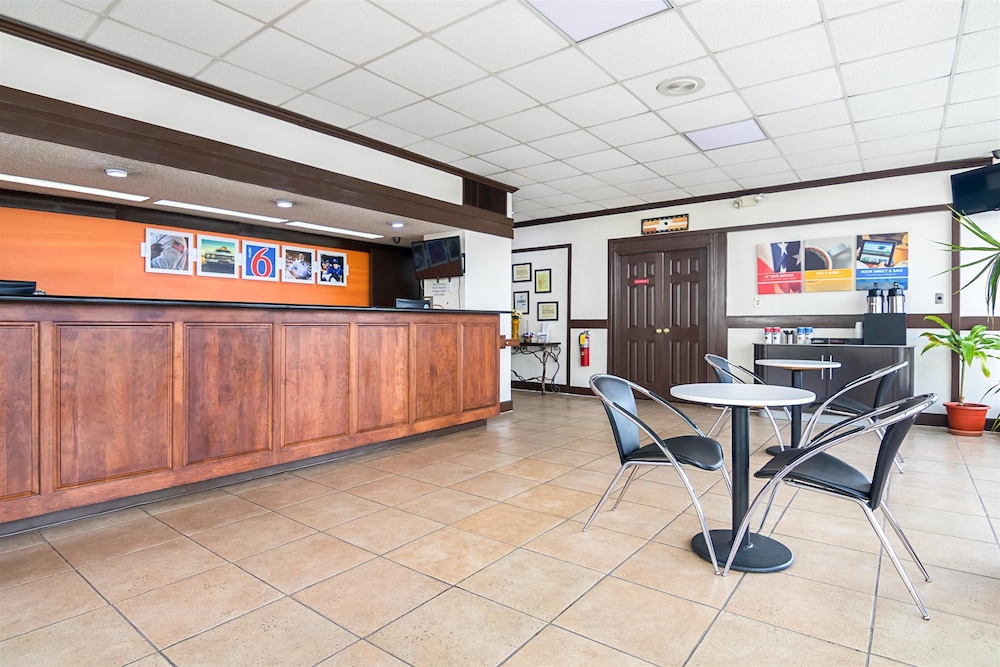 Lobby at Motel6 Conyers, GA, CONYERS - GA