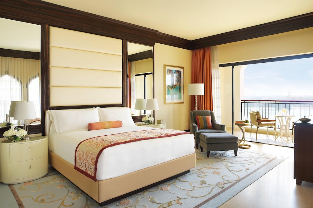 The Ritz Carlton Abu Dhabi Grand Canal 7/63