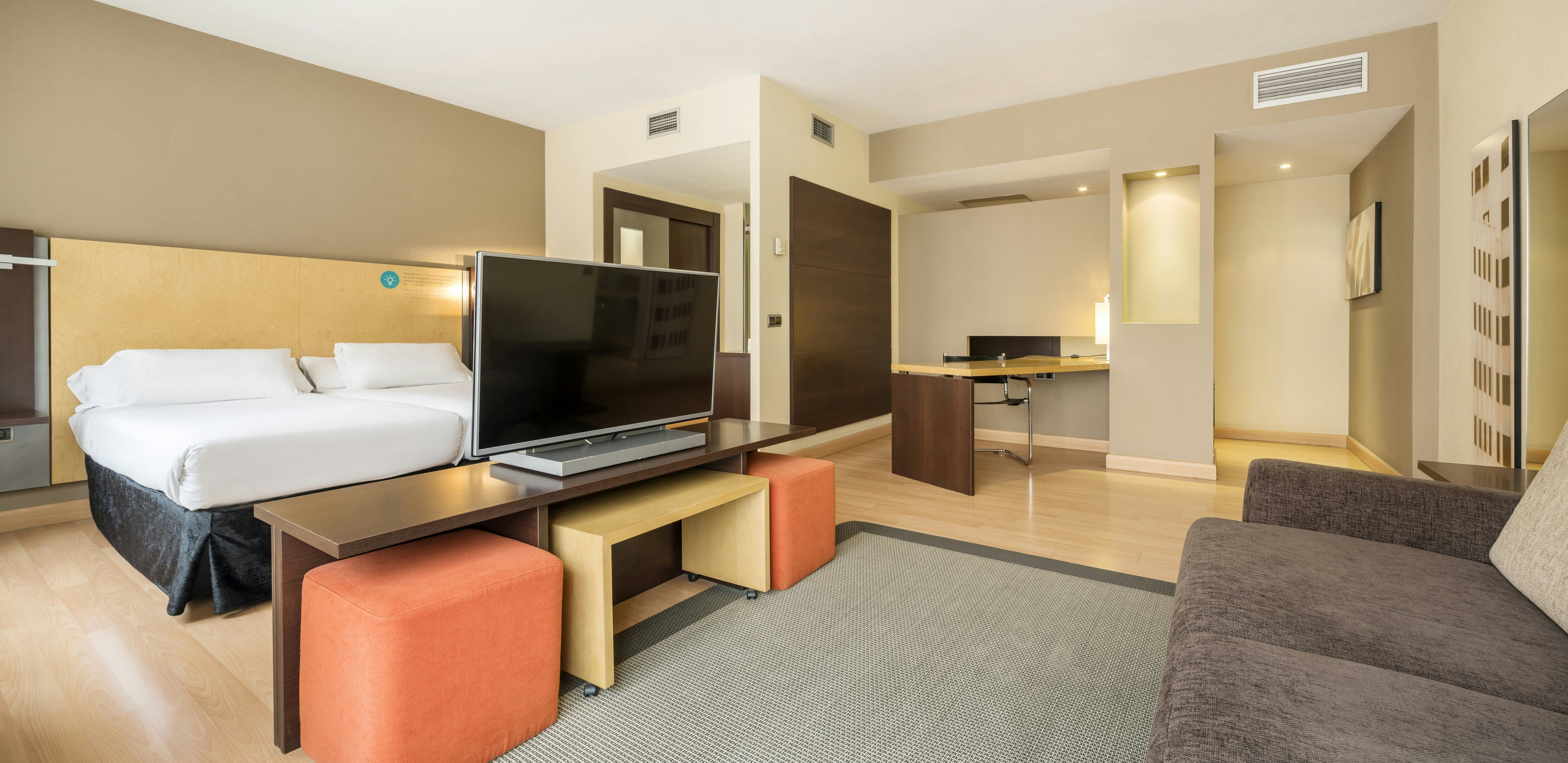 Ilunion Suites Madrid 23/26