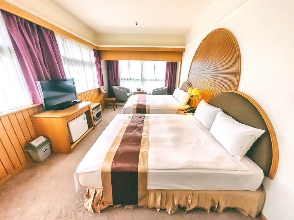 FoungJia Hotel 9/26