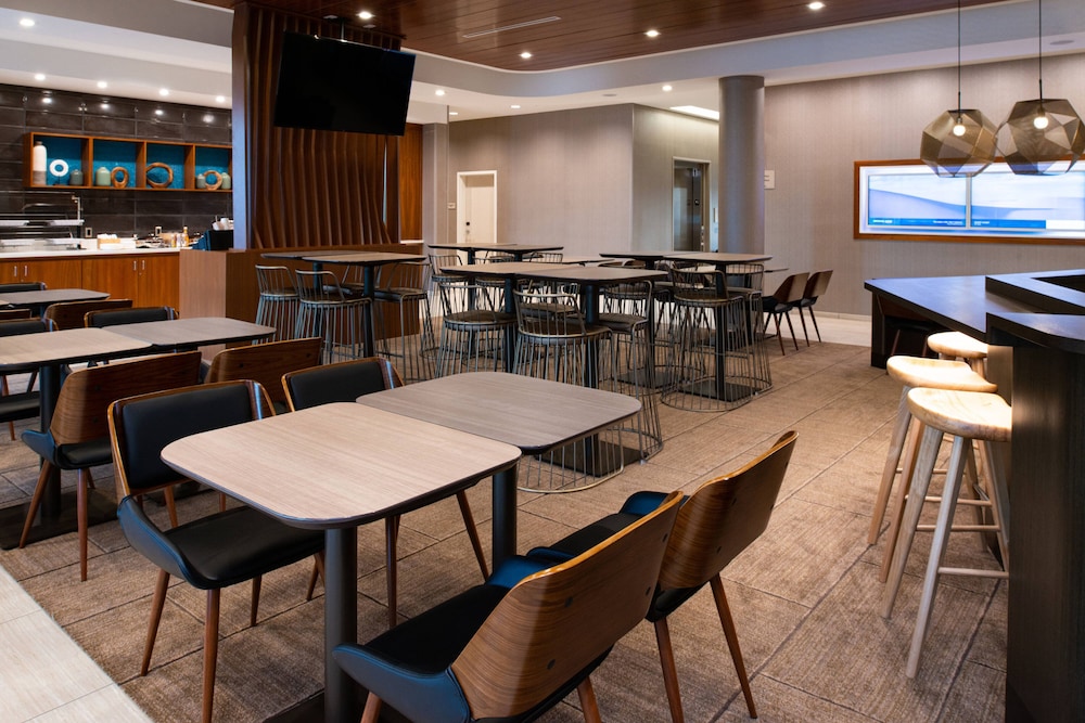 SPRINGHILL SUITES KANSAS CITY NORTHEAST 32/36