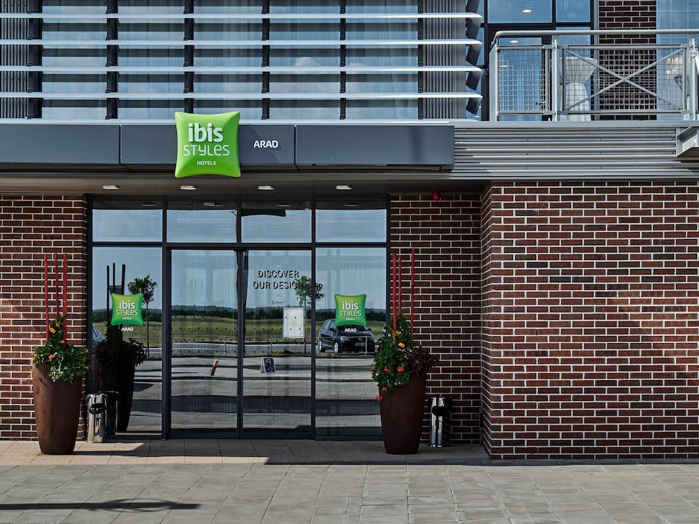 IBIS STYLES ARAD 4/49