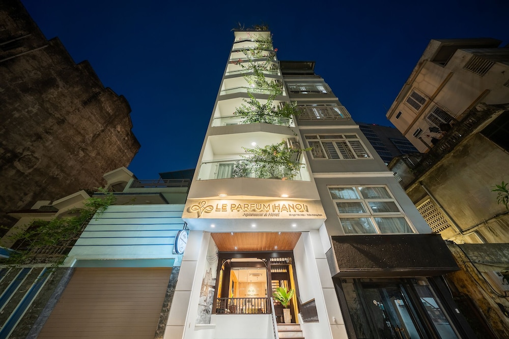Le Parfum Apartment & Hotel 3/50