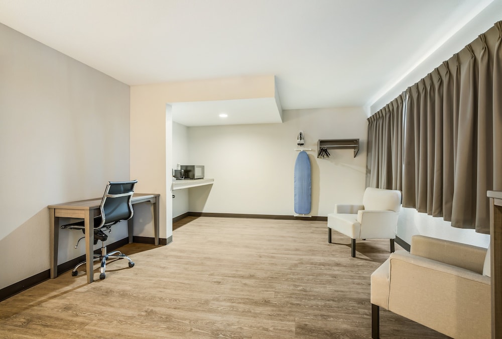 Days Inn by Wyndham Chula Vista/San Diego 44/57