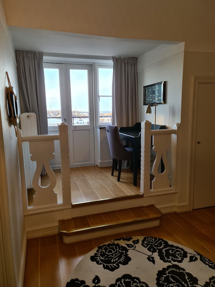Hamnhotellet Kronan 33/44