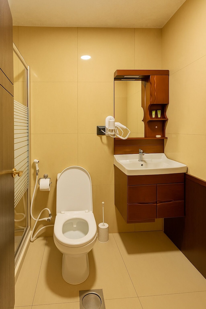 Al Jamal Hotel 50/50