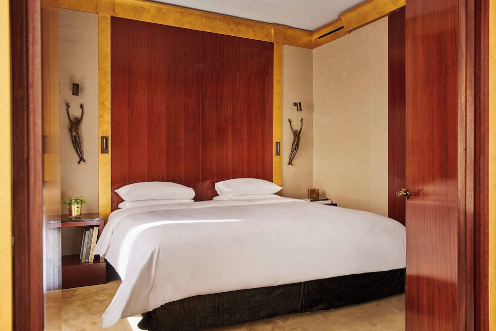 Park, Executive, Suite, King Bed, Peace View