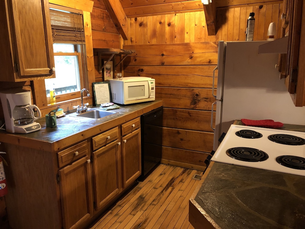 Gatlinburg Adventure Cabins 2/48