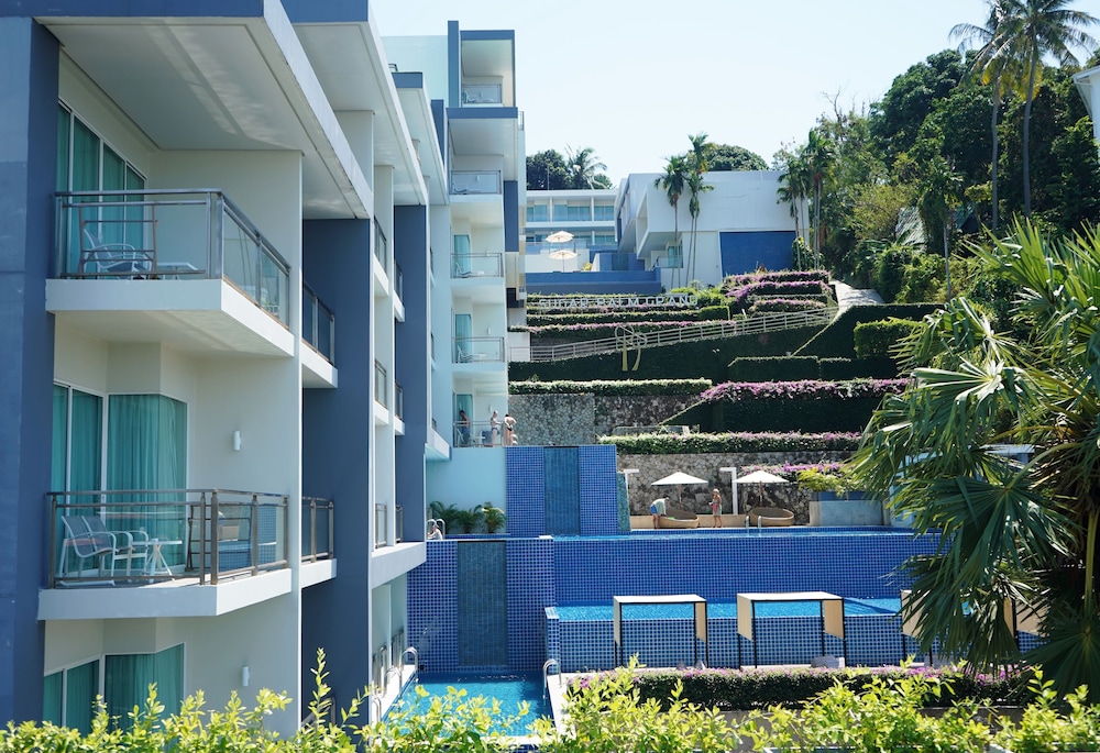 Sugar Palm Grand Hillside 4/50