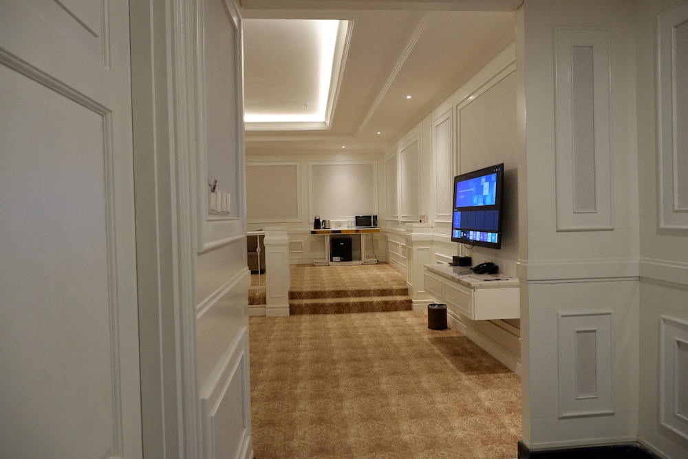 The Grantage Hotel and Sky Lounge 26/50