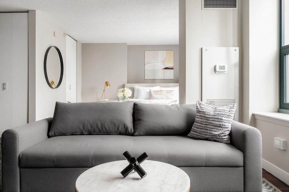 Kasa Chicago River North Apartments 27/50