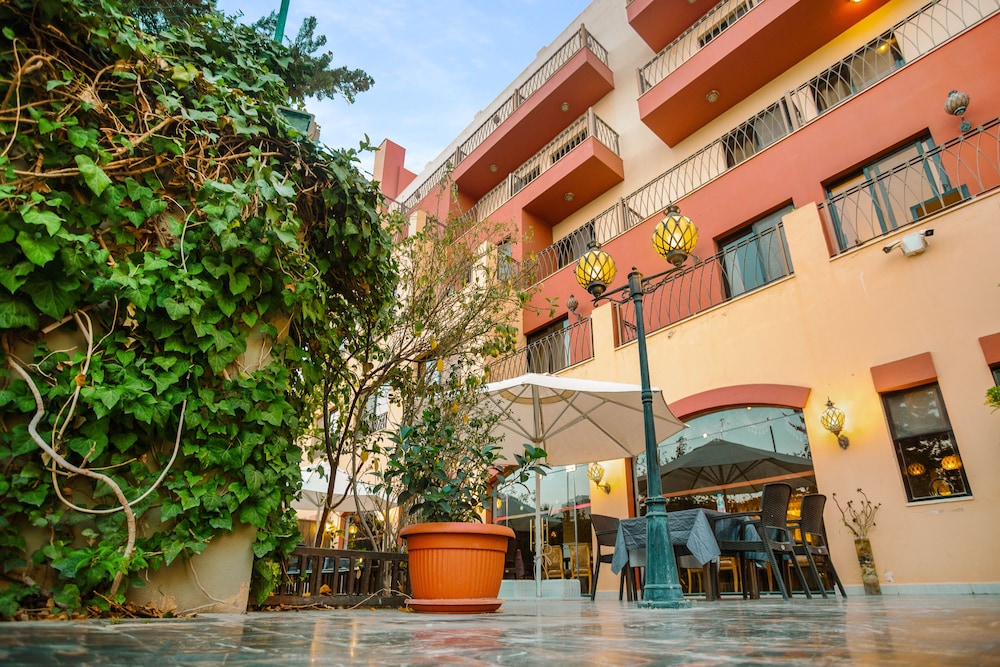 Grand Hotel Madaba 65/70