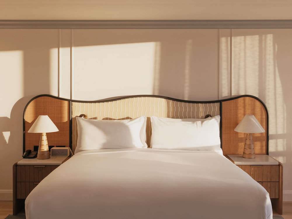 Room, King Bed, Riverside