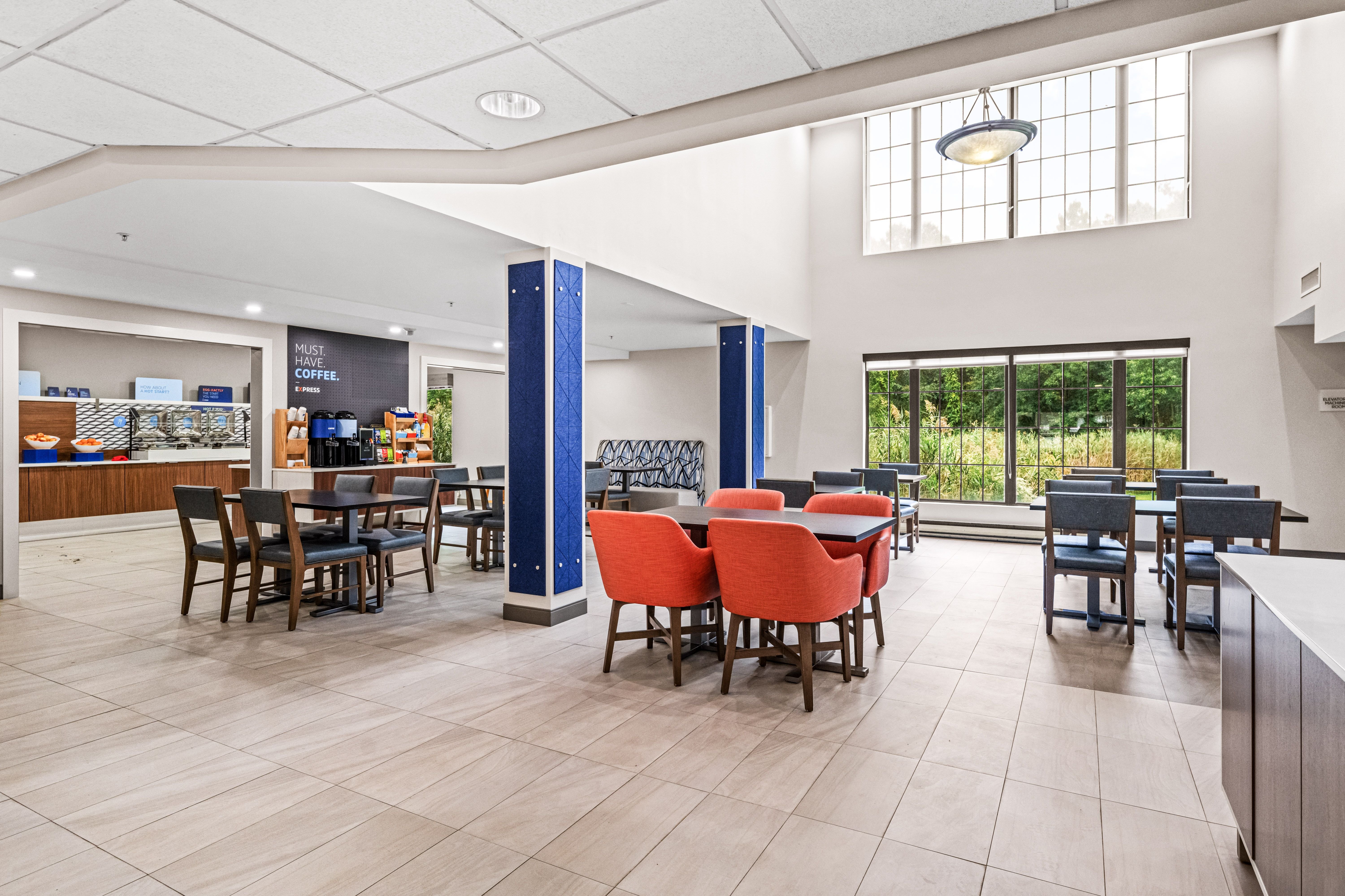 Holiday Inn Express & Suites Carneys Point - Pennsville, an IHG Hotel 34/51