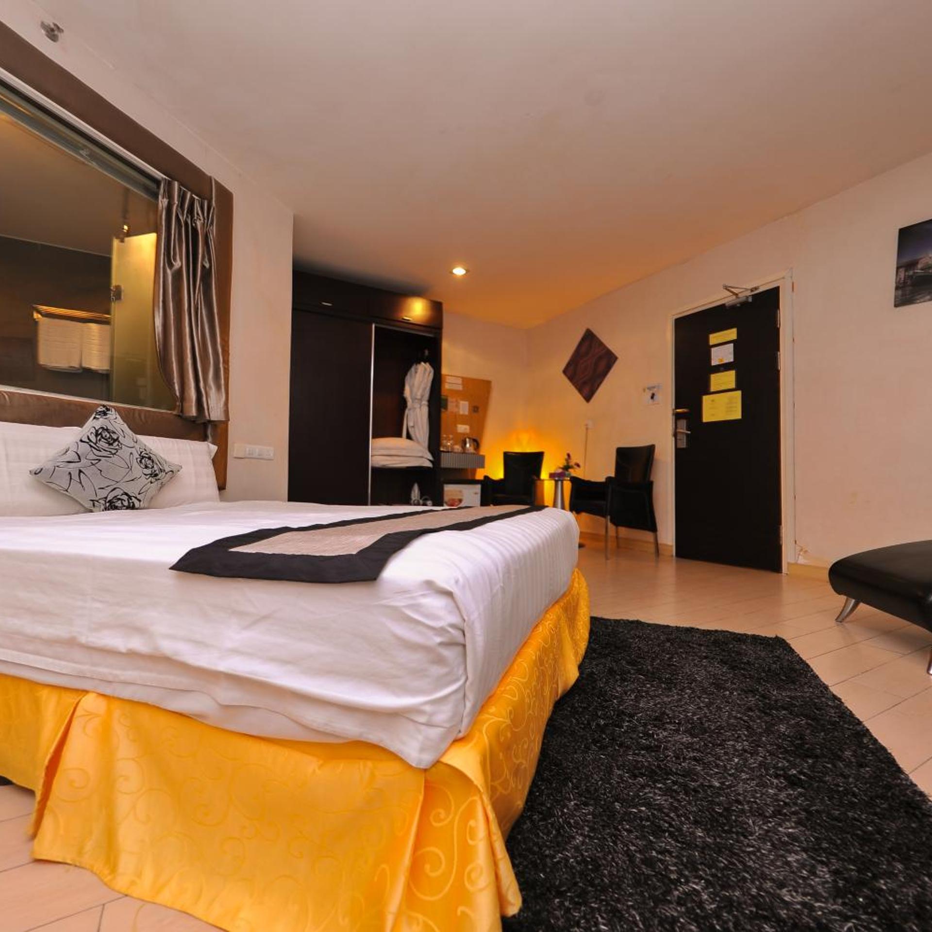 Executive, Queen Bed, No Window، Shervinton Executive Boutique Hotel 4/8