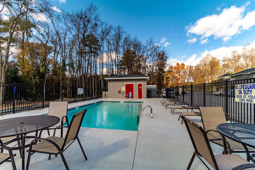 Econo Lodge Inn & Suites Cayce I-26 Airport 3/32