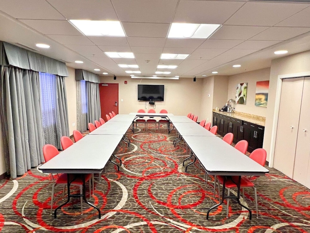 Chateau Inn and Suites Bonnyville 38/42