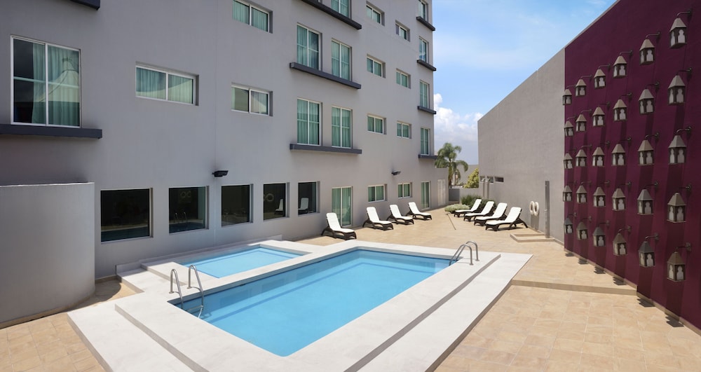 HS HOTSSON Hotel Smart Leon Centro Max (ex Wyndham Garden Leon Centro Max) 5/48