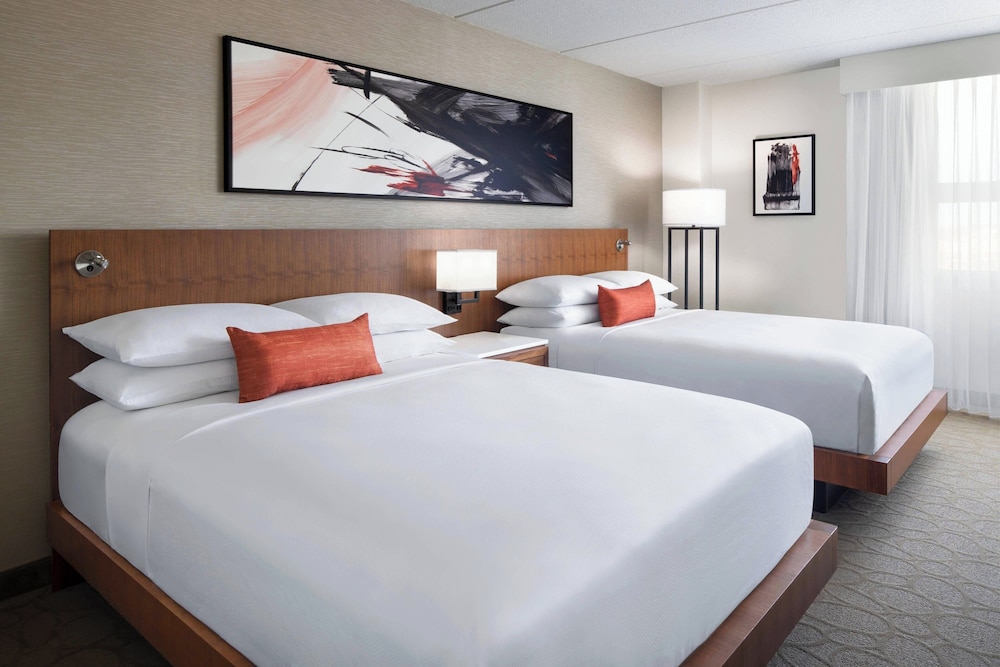 Room at Delta Hotels By Marriott Green Bay, GREEN BAY - WI