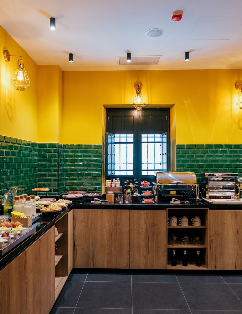 Hotel Cetina Sevilla 12/69
