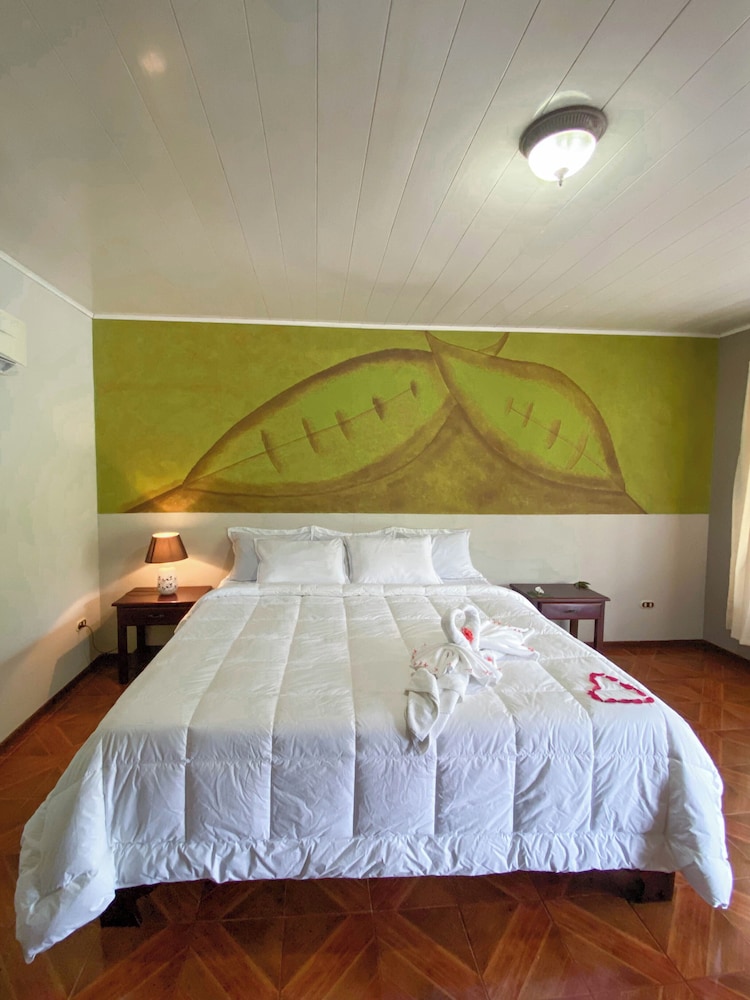 Hotel Sueño Dorado 12/72