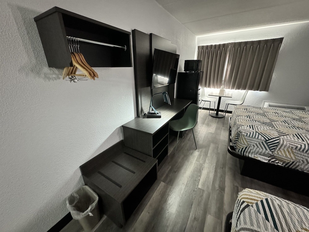 Studio6 Suites East Syracuse, NY - Airport 24/43