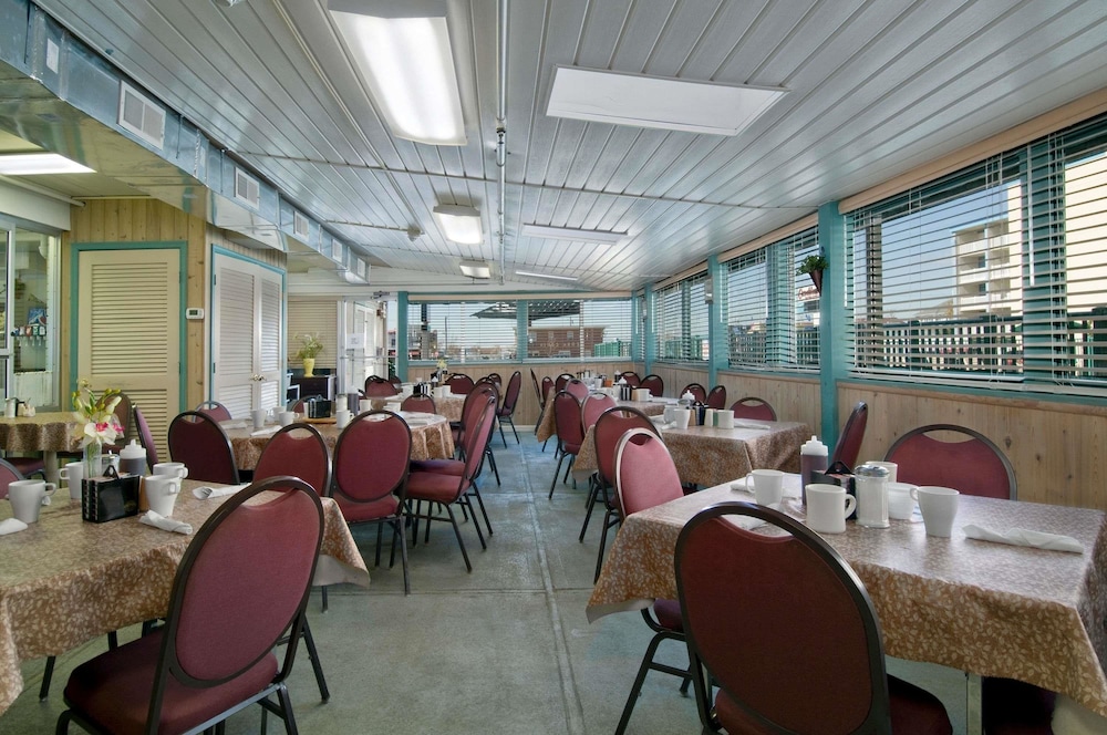 Howard Johnson By Wyndham Ocean City Oceanfront 31/50